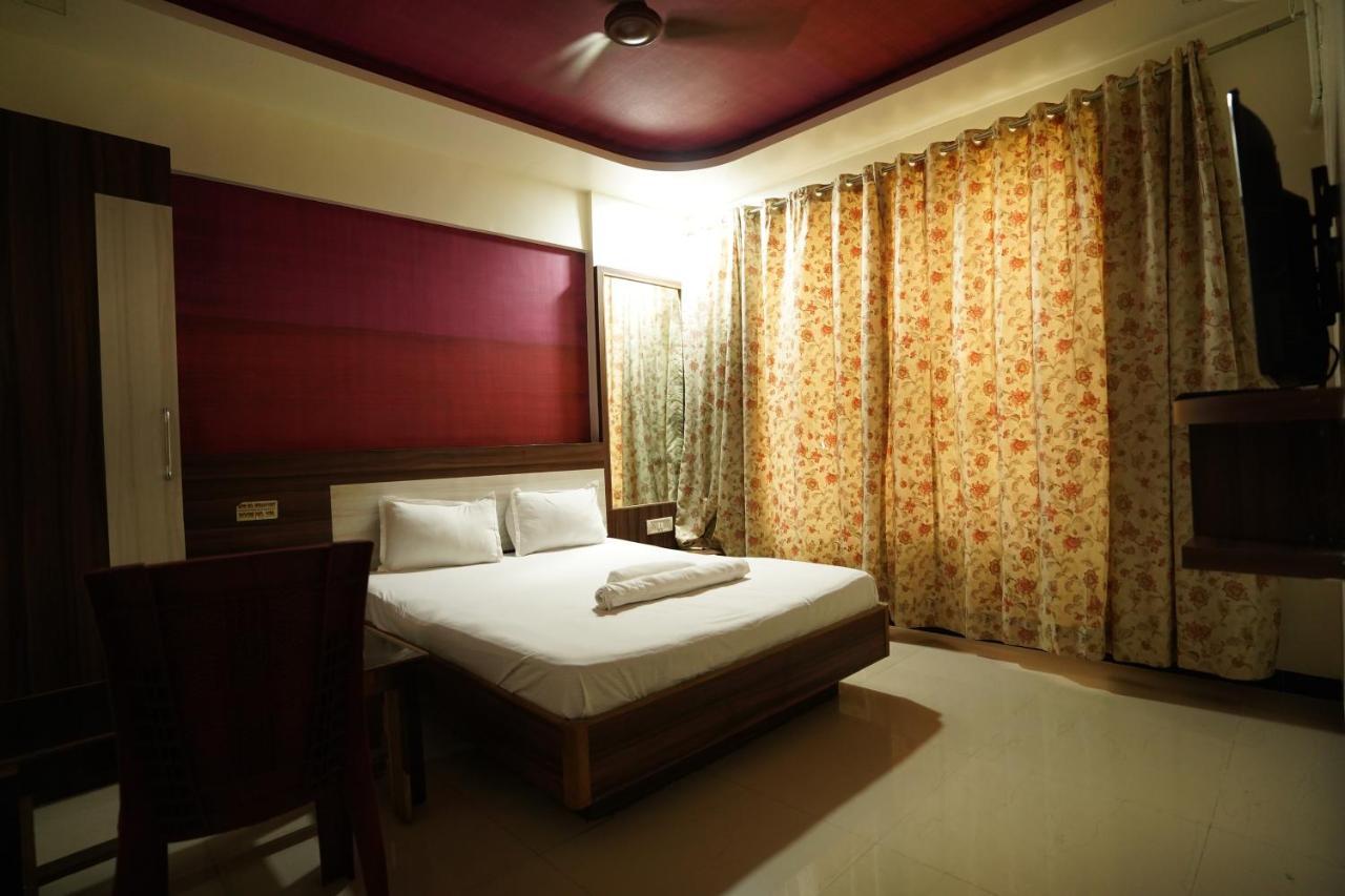 Hotel Sai Ganesh Lodging & Boarding By Wb Inn Titwala Экстерьер фото